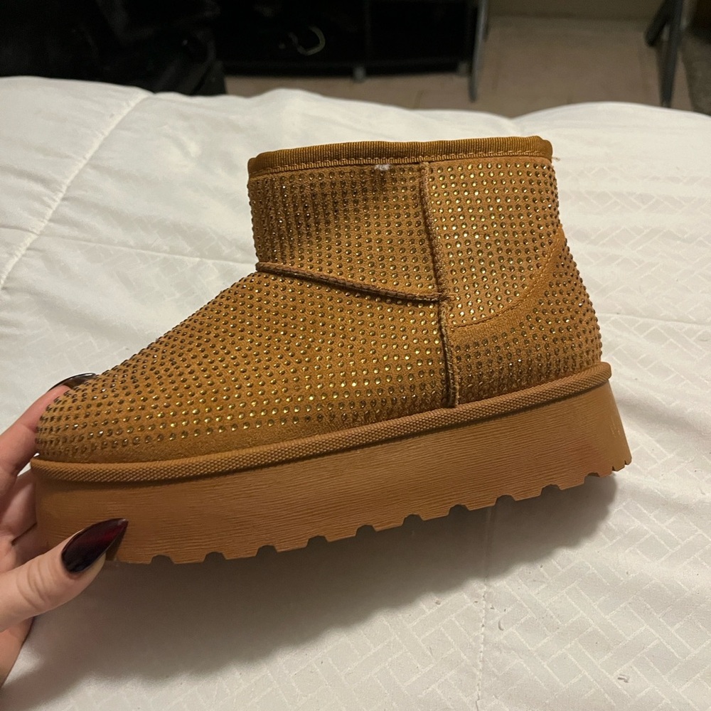 NEW Women's Tan Studded Ankle Boots
